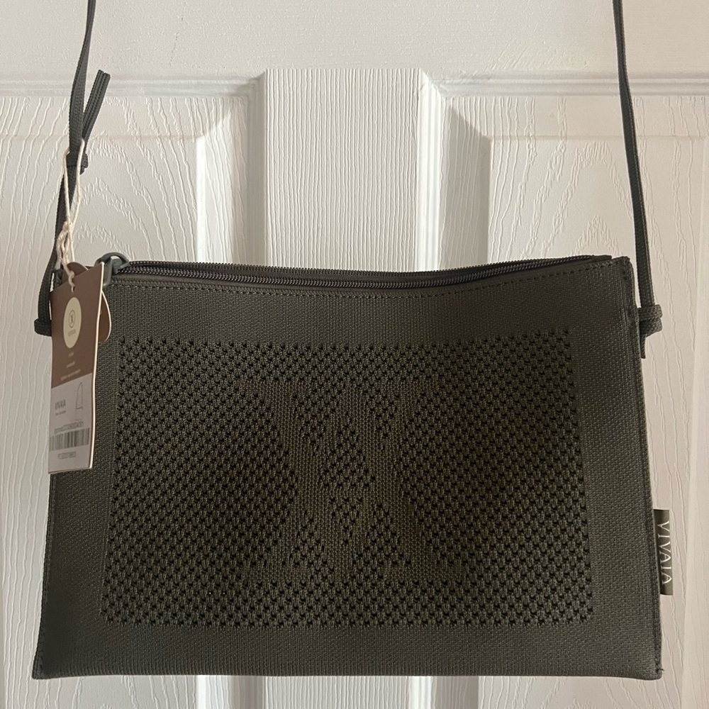 Vivaia Lucy The Envelope Crossbody Bag - Picture 6 of 12